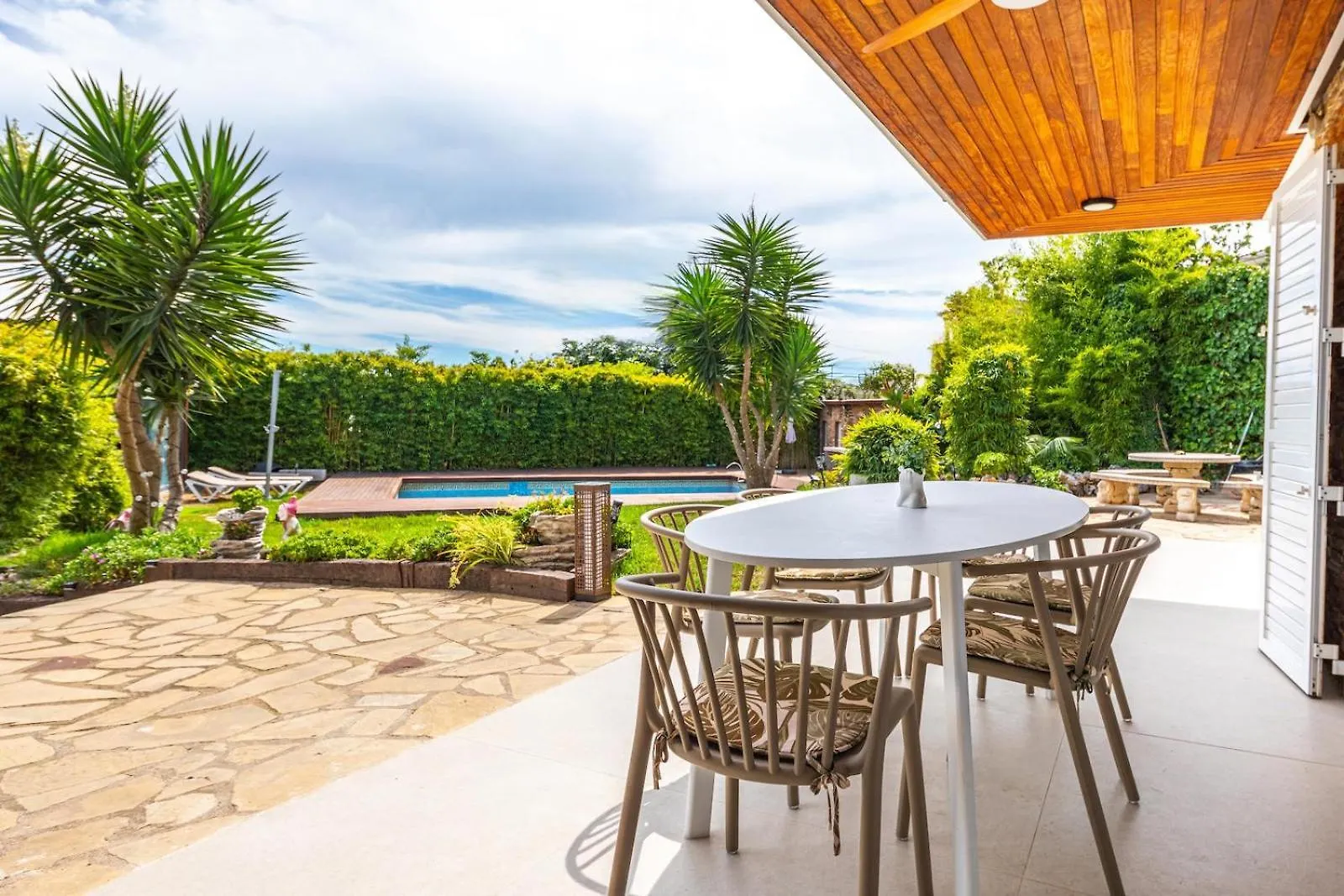 Chic Villa With Pool & Near Beach El Carrer del Canonge